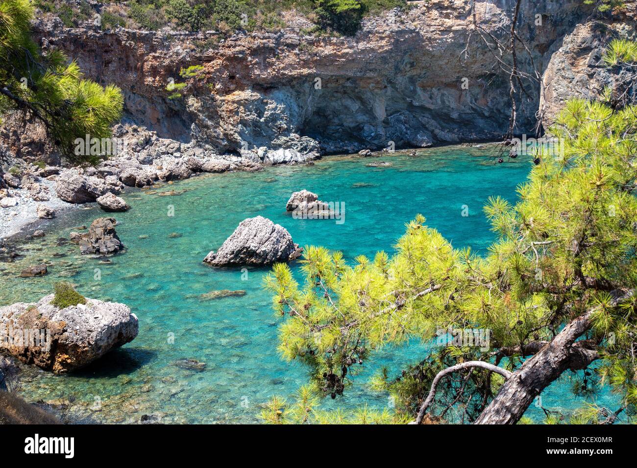 Bella baia ad Antalya, Turchia. Baia di Phaselis ad Antalya Turchia Mar Mediterraneo. Foto Stock