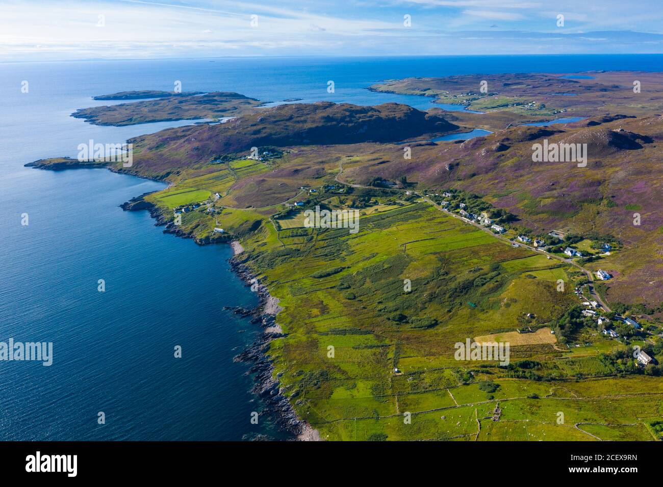 Veduta aerea del villaggio di Porbain a Coigach , Scottish, Highlands, Scotland, UK Foto Stock