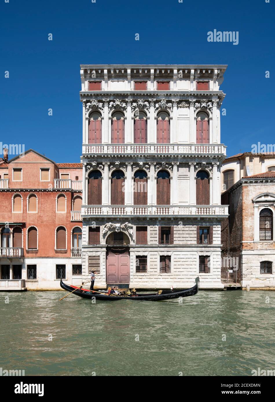 Venedig, Paläste am Canal Grande; Palazzo Flangini, 1664–1682 von Giuseppe Sardi, einem Schüler von Baldassare Longhena erbaut Foto Stock