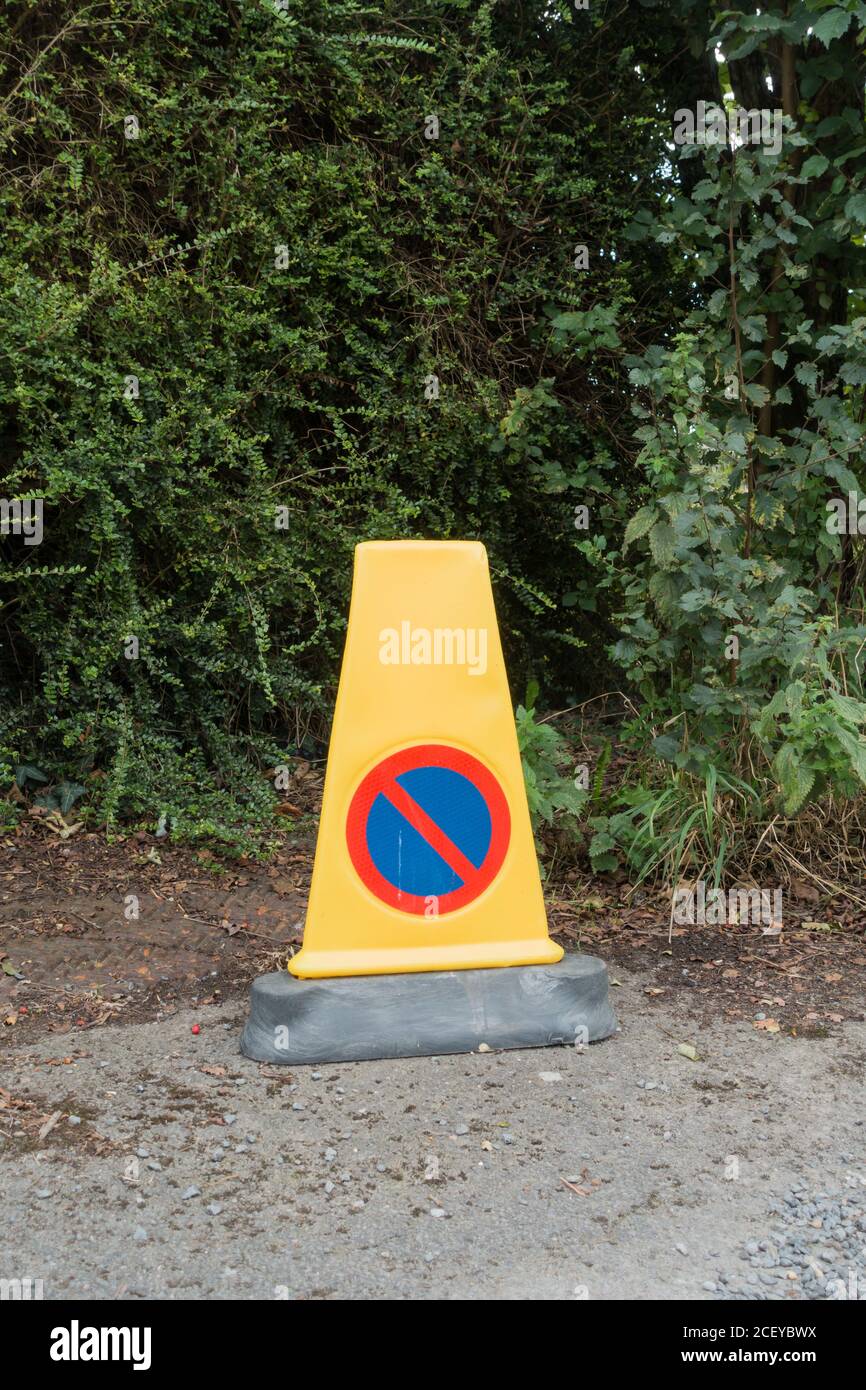 Nessun cono stradale di attesa Foto Stock