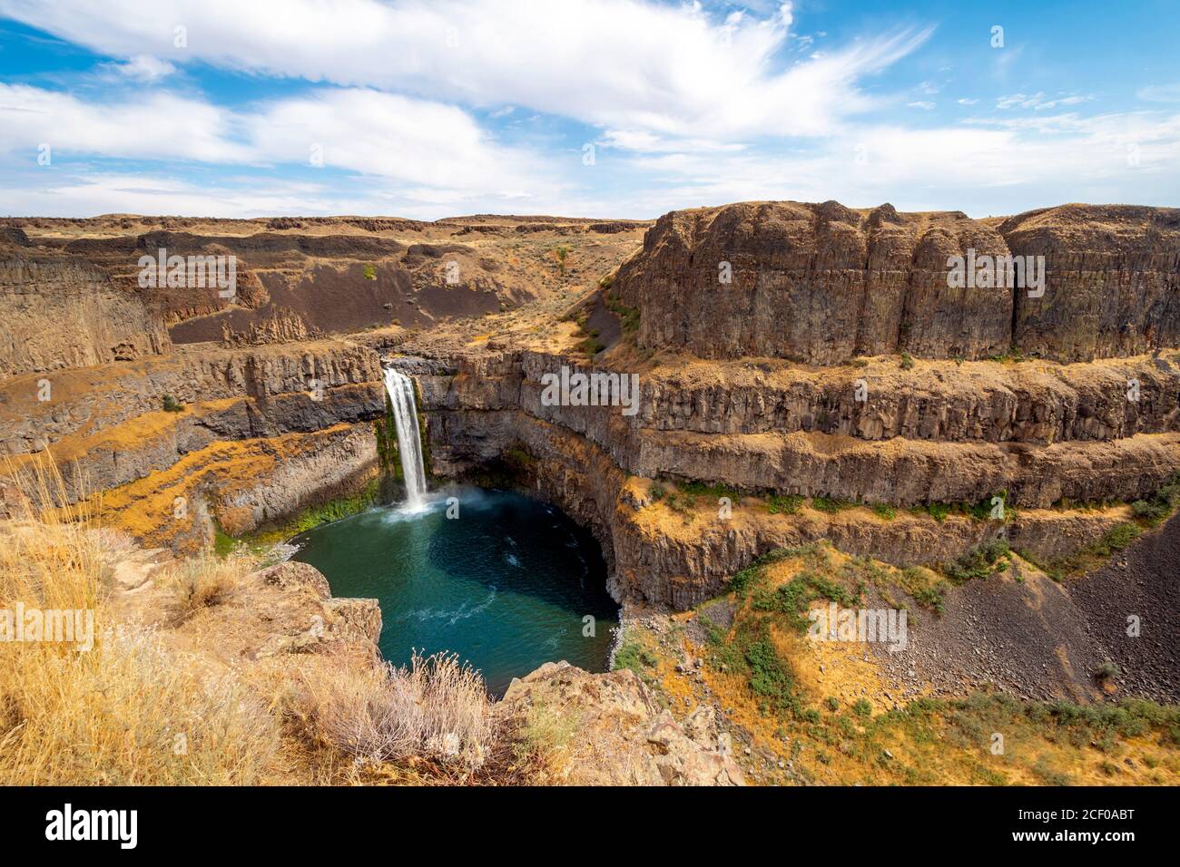 La cascata del Palouse Falls state Park, il lago, il canyon e la gola nella contea di Franklin, Washington, Stati Uniti Foto Stock