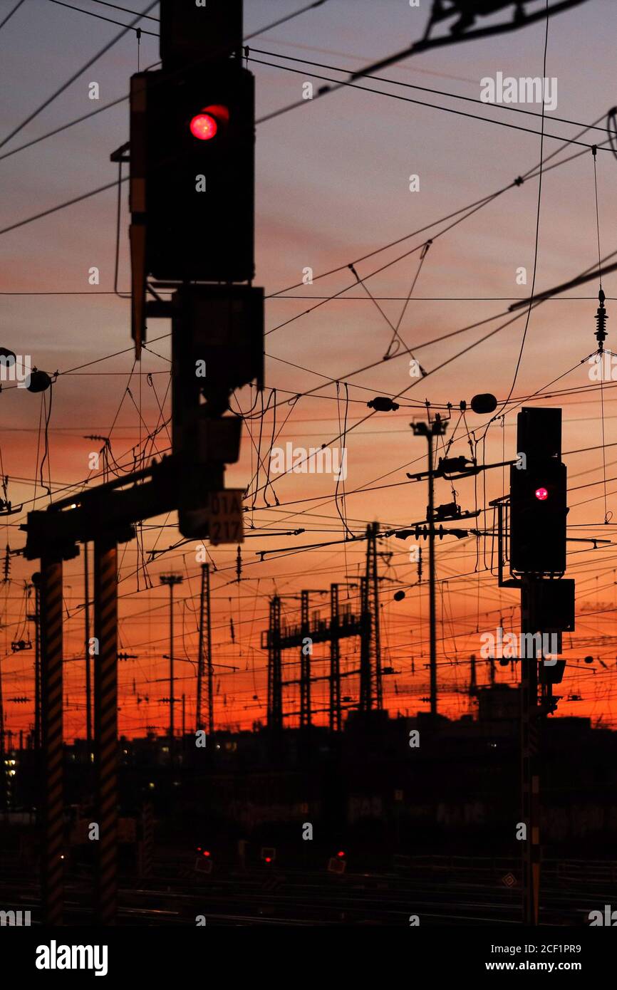 Colonia, Germania. 31 Agosto 2020. Linee aeree e sistemi di binario alla stazione principale di Francoforte (immagine di archivio). Francoforte, 31 agosto 2020 | utilizzo in tutto il mondo Credit: dpa/Alamy Live News Foto Stock