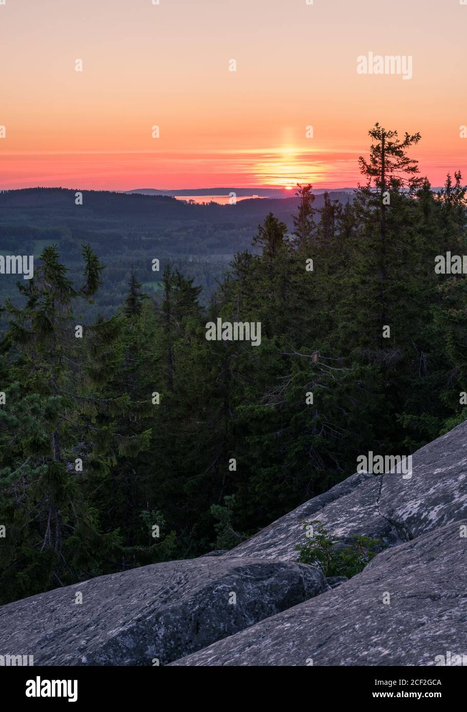 Paesaggio panoramico con il lago e il tramonto in serata in Koli, parco nazionale, Finlandia Foto Stock