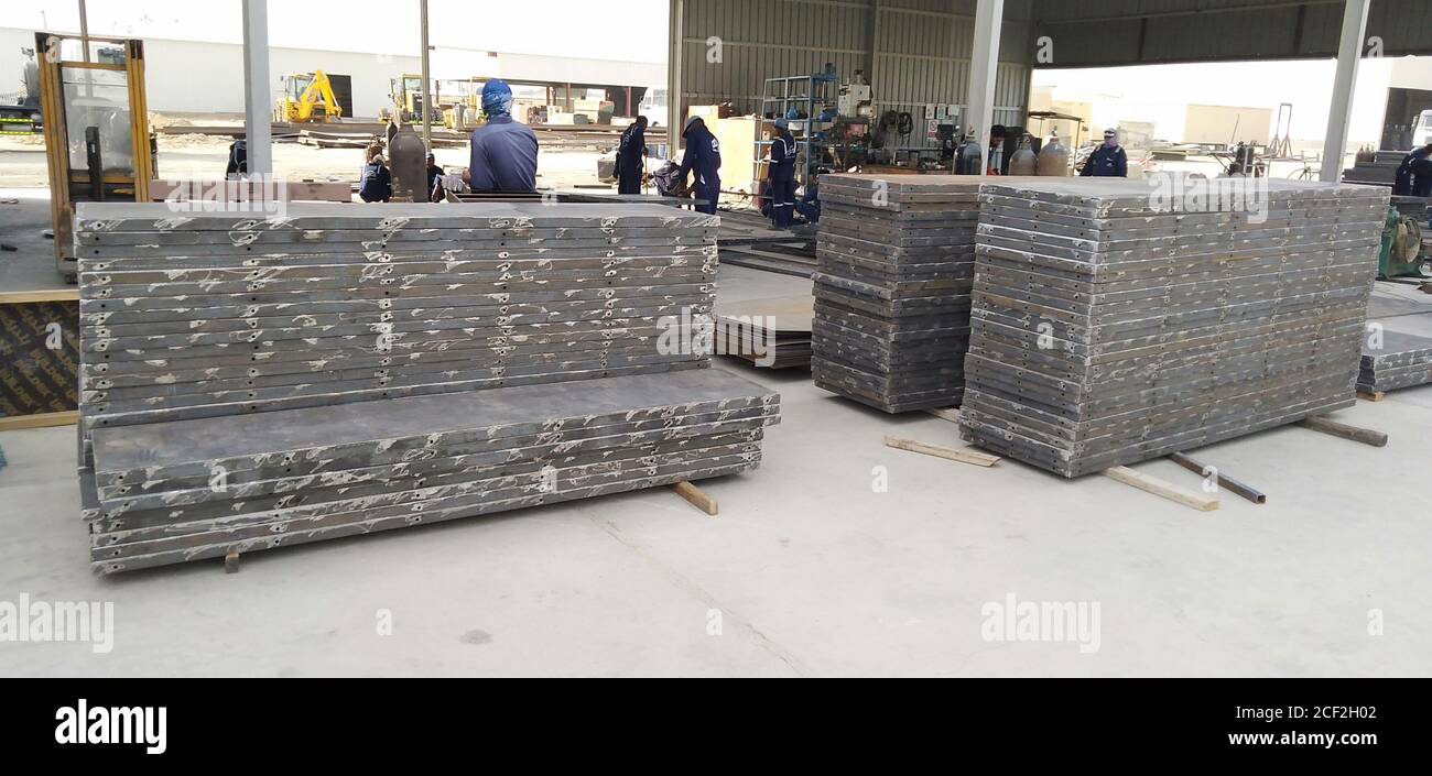 Officina di fabbricazione strutturale dell'acciaio. Mascate, Oman. Foto Stock