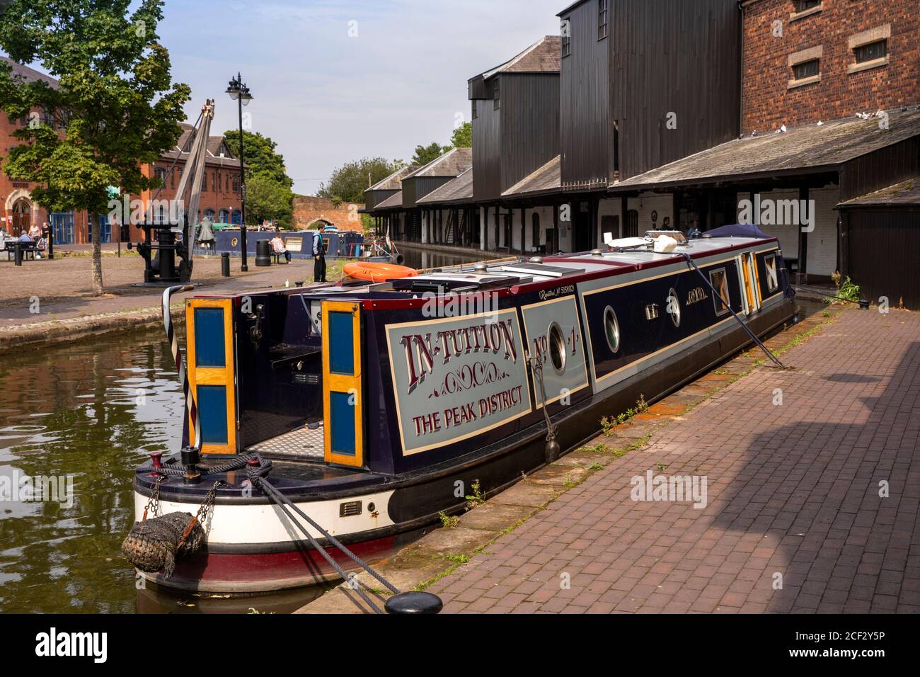 Regno Unito, Inghilterra, Coventry, St Nicholas’ Street, Canal Basin alla fine del canale Coventry di Brindley Foto Stock