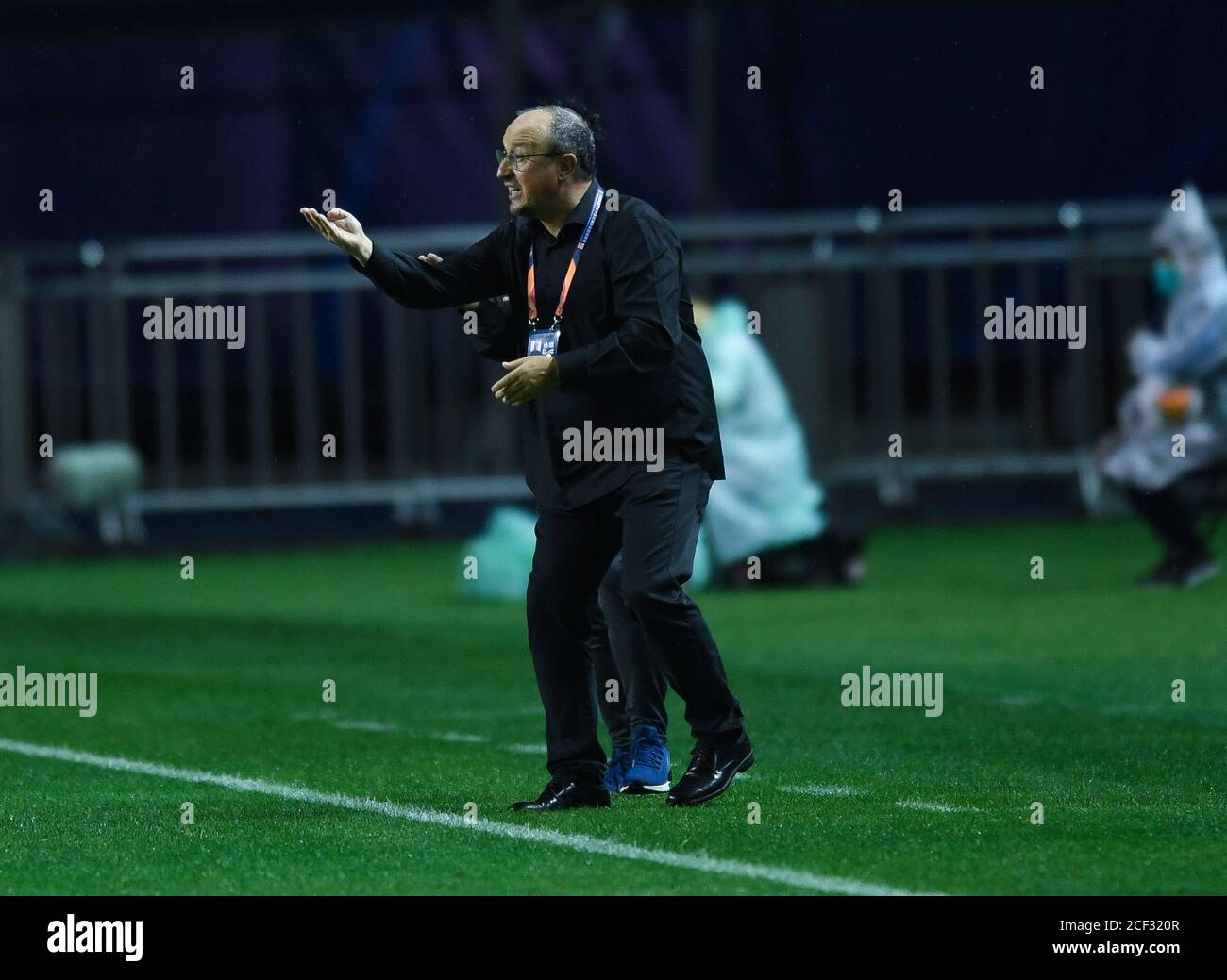 Dalian, provincia cinese di Liaoning. 3 Settembre 2020. Rafael Benitez, capo allenatore del Dalian FC, gesti durante il 9° round match tra Henan Jianye e Dalian FC alla stagione rinviata 2020 Chinese Football Association Super League (CSL) Dalian Division a Dalian, nella provincia di Liaoning della Cina nordorientale, 3 settembre 2020. Credit: Long Lei/Xinhua/Alamy Live News Foto Stock