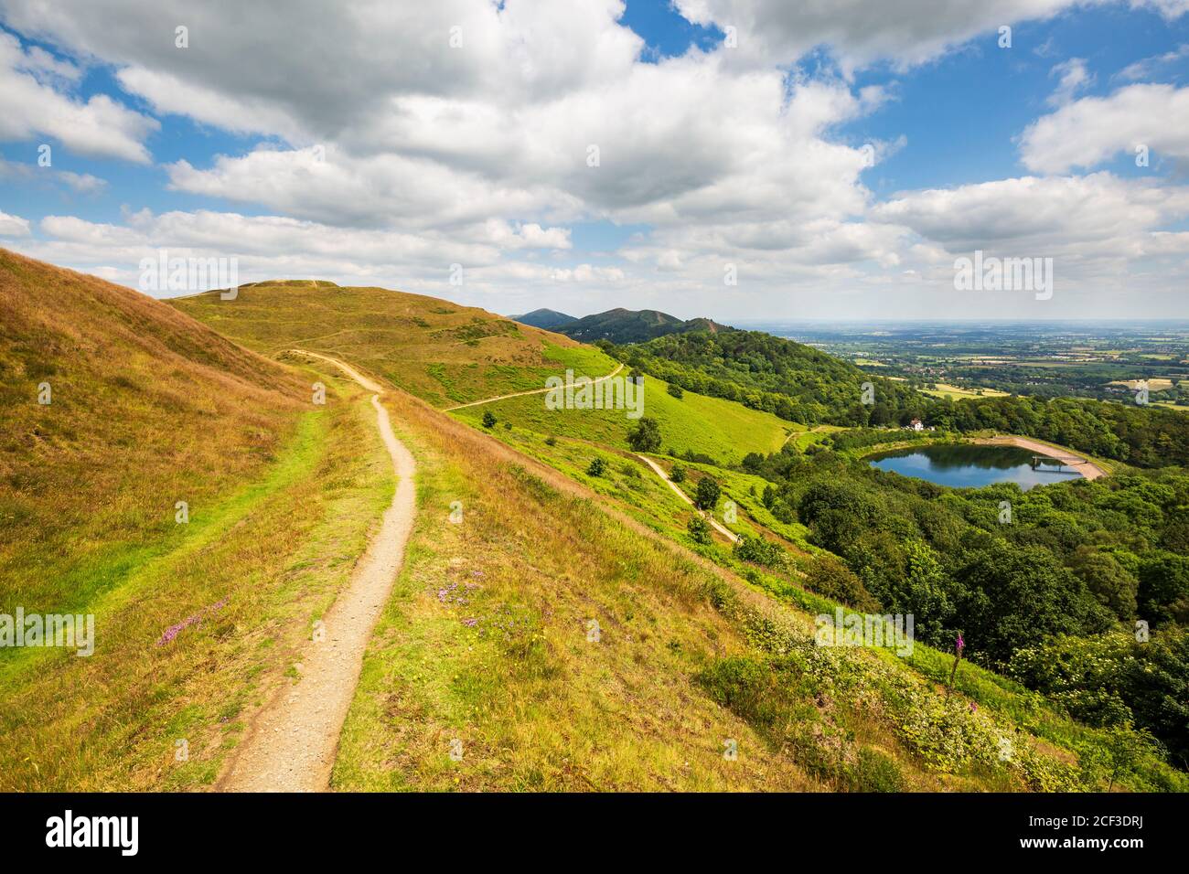 British Camp Iron Age Fort ed il serbatoio nella Malvern Hills, Worcestershire, Inghilterra Foto Stock