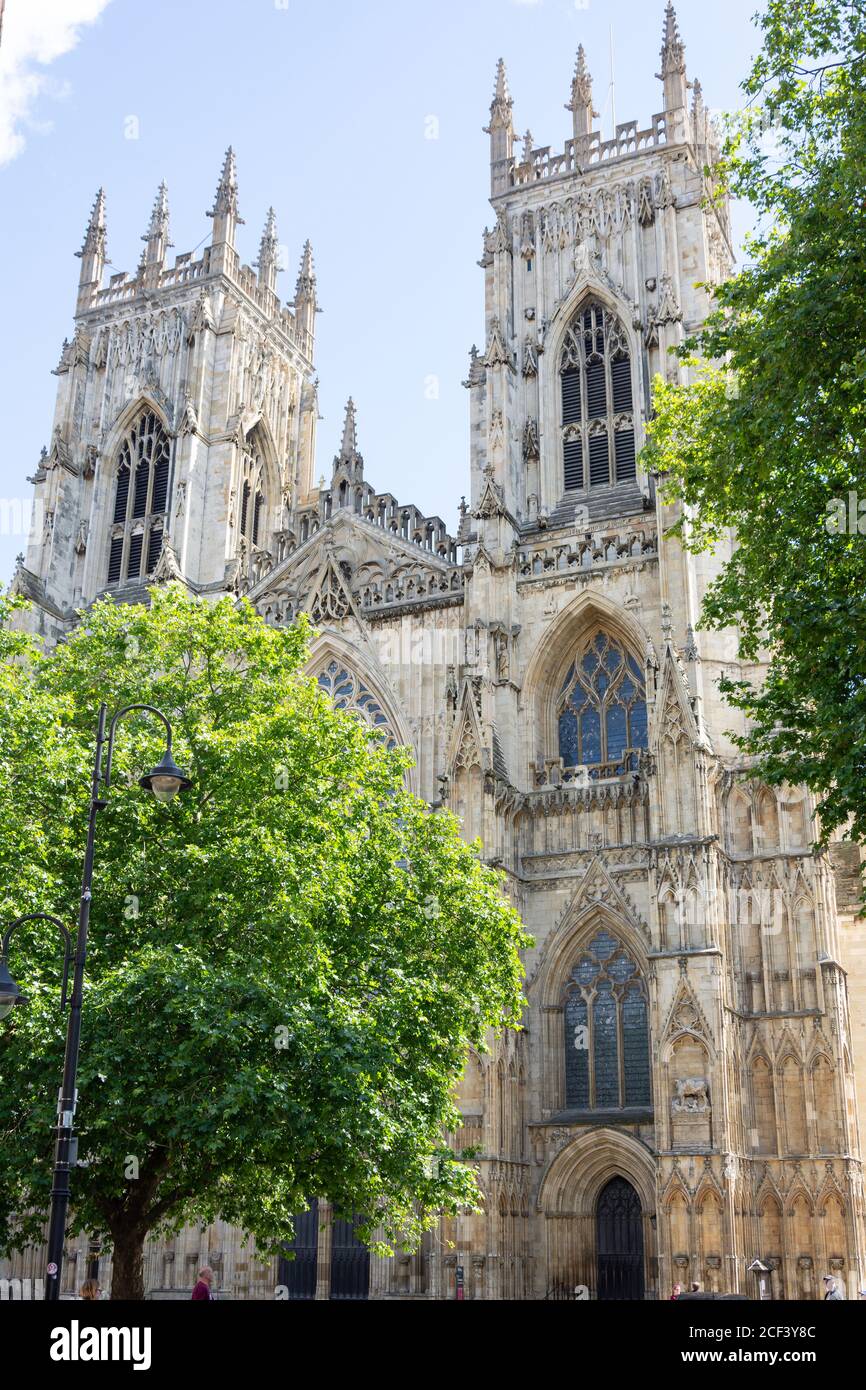 West Towers, York Minster, Precentor's Court, York, North Yorkshire, Inghilterra, Regno Unito Foto Stock