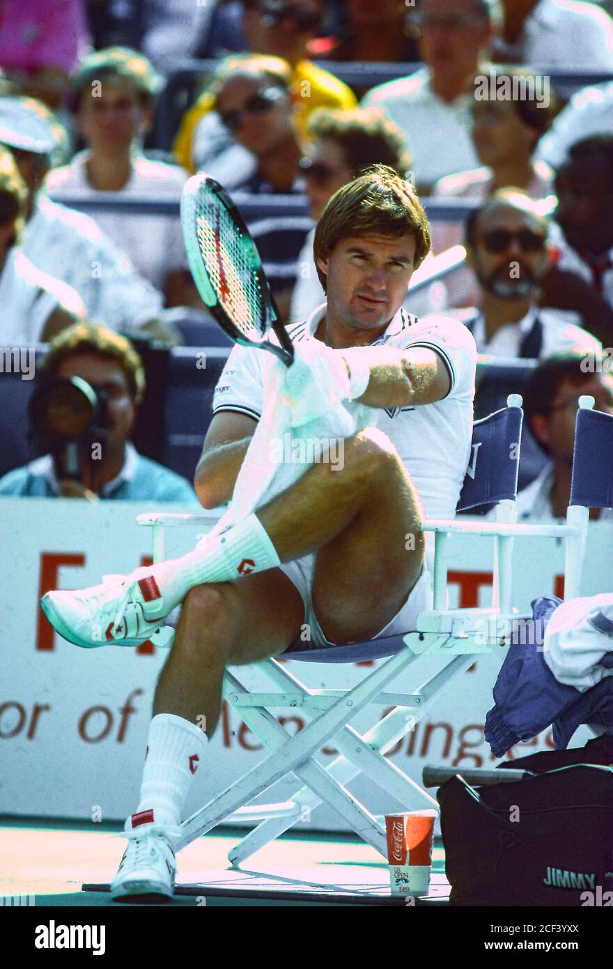 Jimmy Connors (USA) durante un cambio di gara al US Open Tennis 1989. Foto Stock