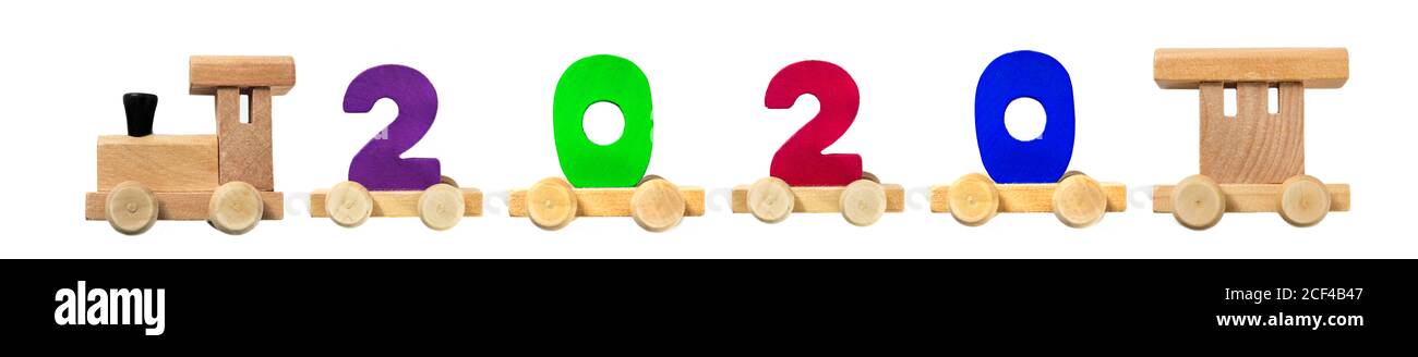 2020 felice anno nuovo, treno giocattolo in legno che porta numeri. Colorato giocattolo didattico in legno per bambini in età prescolare. Concetto di scuola per bambini. Educatio Foto Stock