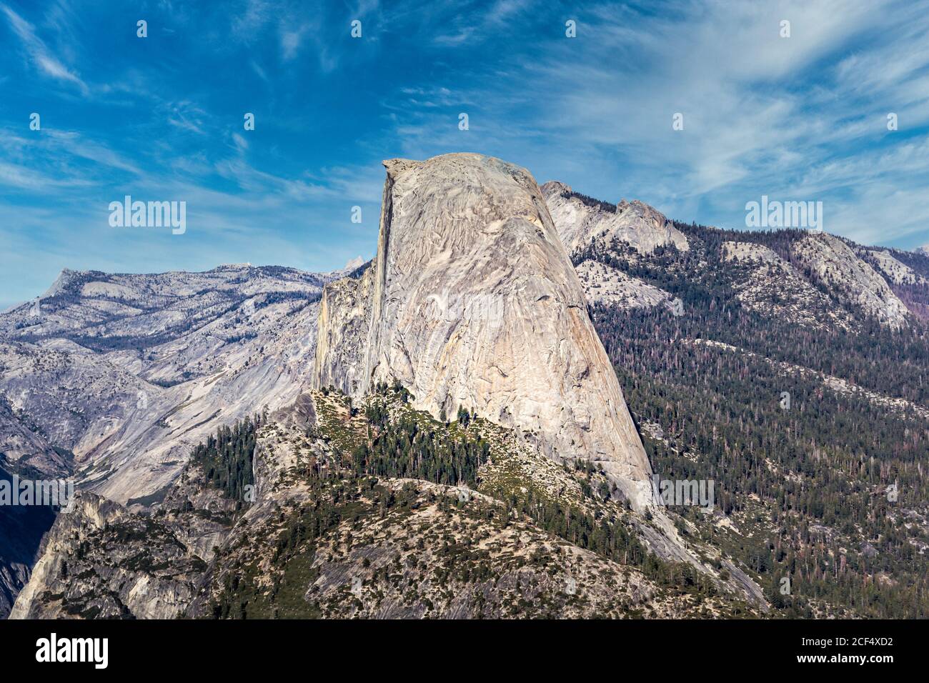 Vista dal Sentinel Dome all'Half Dome, al Parco Nazionale di Yellowstone, California Foto Stock