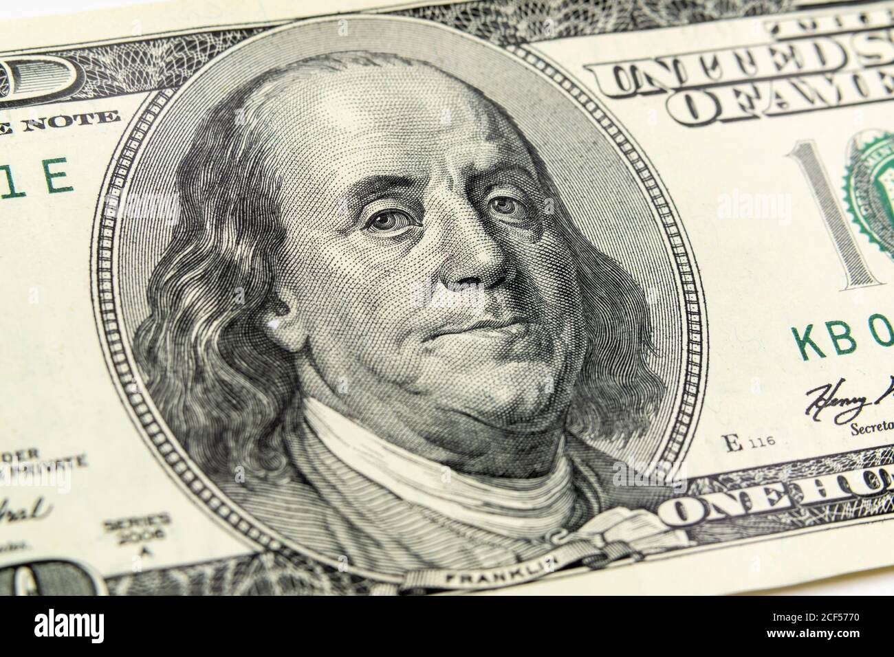 Macro vista di ben Franklin sul conto del cento dollari degli Stati Uniti. Foto Stock