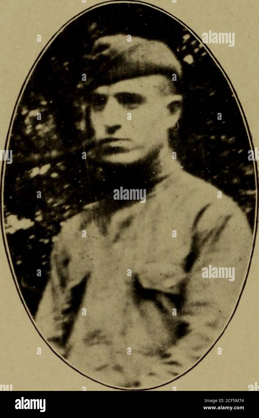 . La scuola di Lansdowne e la guerra mondiale. L'esercito francese e la ha arata attraverso i seguenti impegni: Settore Xoyon, YerdnSector, Mondidier, difensiva Xoyon, settore Compiegne, Aisne-Marneoffensiva, offensiva Oise-Aisne, offensiva Ypres-Lys. Ha guidato la stessa auto dal 15 ottobre 191?, nnntil è stato sollevato nel marzo 1919, coprendo una distanza stimata di 20,000 miglia. Arthur aveva tre permessi: (1) Febbraio, 1918, a Xice; (2)Settembre, 1918, ad Aix-les-Bains; (3) Febbraio, 1919, a Mentone. Hewas nei seguenti ospedali come risultato di essere gassato: Camp Hos-pital, n° 45, ad Aix-les-Bain Foto Stock