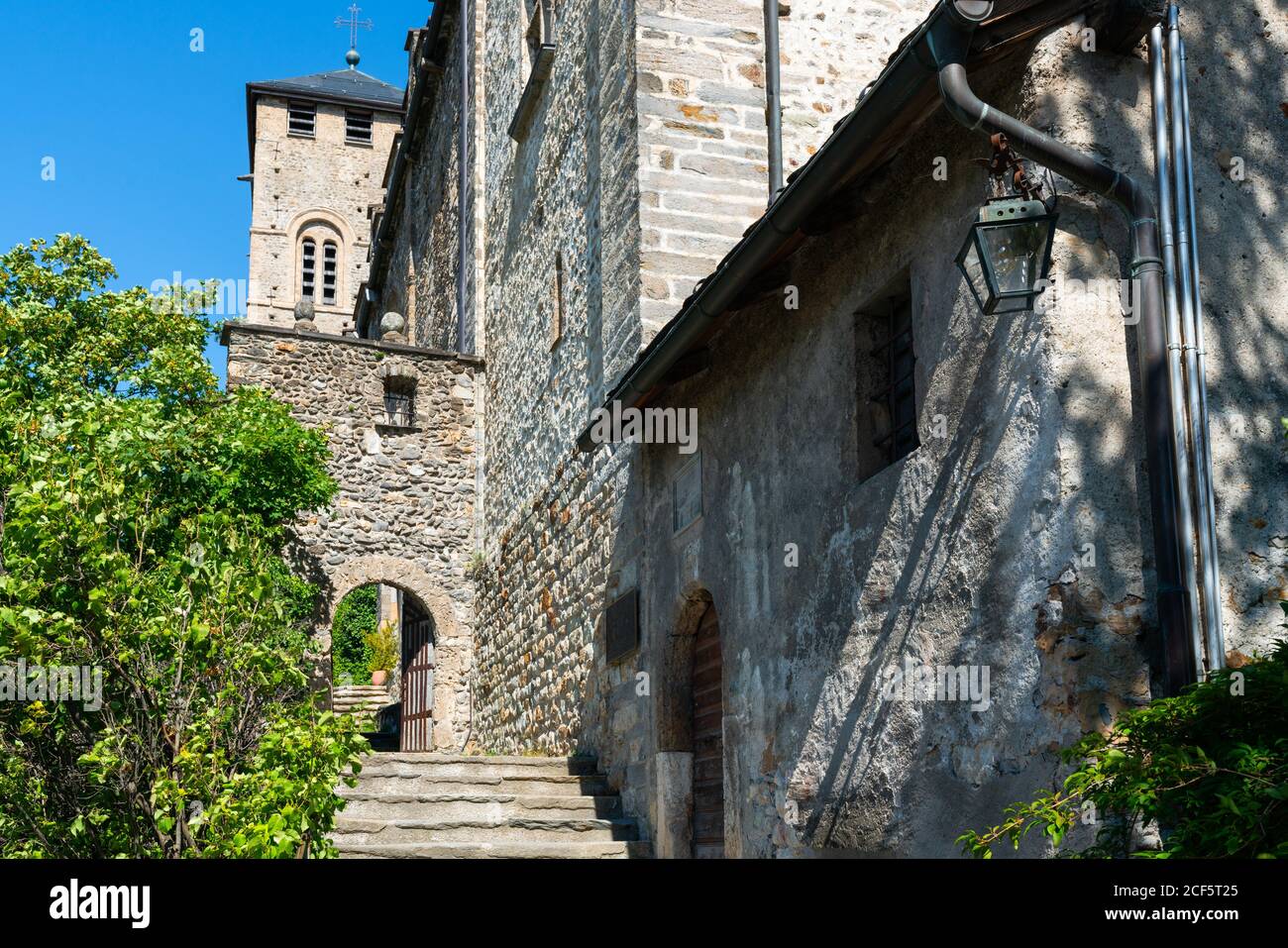 Ingresso con vista sulla Basilica di Valere nel cantone di Sion Vallese Svizzera Foto Stock