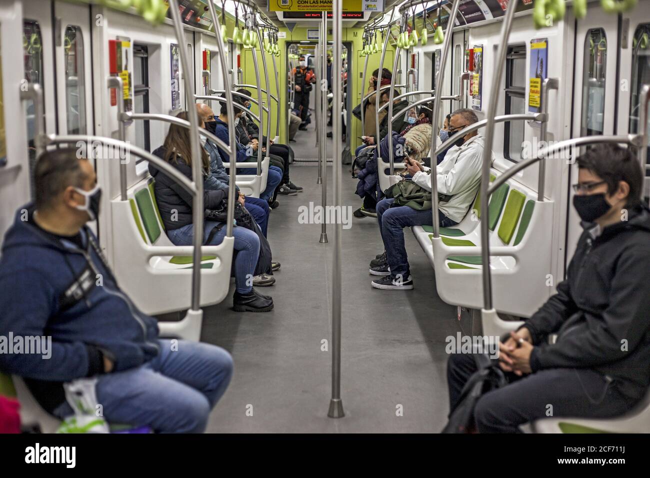 Buenos Aires, capitale federale, Argentina. 3 Settembre 2020. Preoccupazione per l'aumento dei passeggeri dei trasporti pubblici per entrare o viaggiare nella città di Buenos Aires secondo il confronto del governo di Buenos Aires in termini di autobus e metropolitane, poiché i treni hanno mostrato una leggera diminuzione del numero di passeggeri.i gruppi, Che fanno il 80 per cento dei viaggi effettuati con i mezzi pubblici, ieri ha spostato 2,628,000 passeggeri, il 2 per cento in più rispetto a lunedì scorso. Nel frattempo, 74 mila persone hanno viaggiato in metropolitana, il 10% in più rispetto al lunedì scorso e rappresenta il 6% del volume abituale che ha viaggiato prima di t Foto Stock