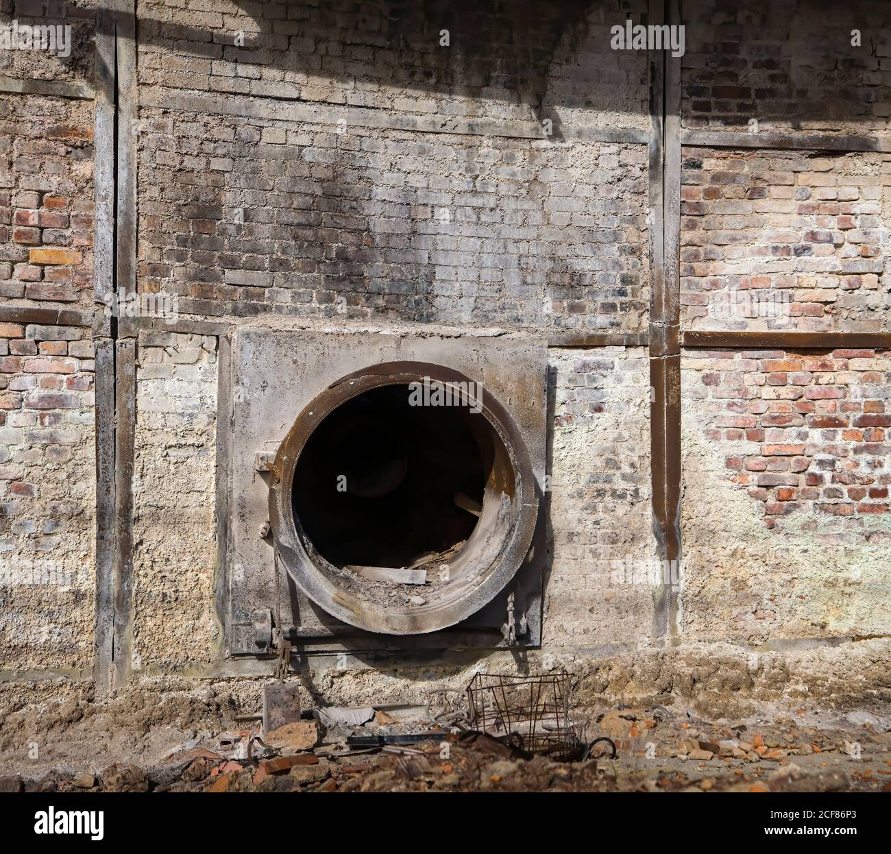 Interno di impianti industriali abbandonati Foto Stock
