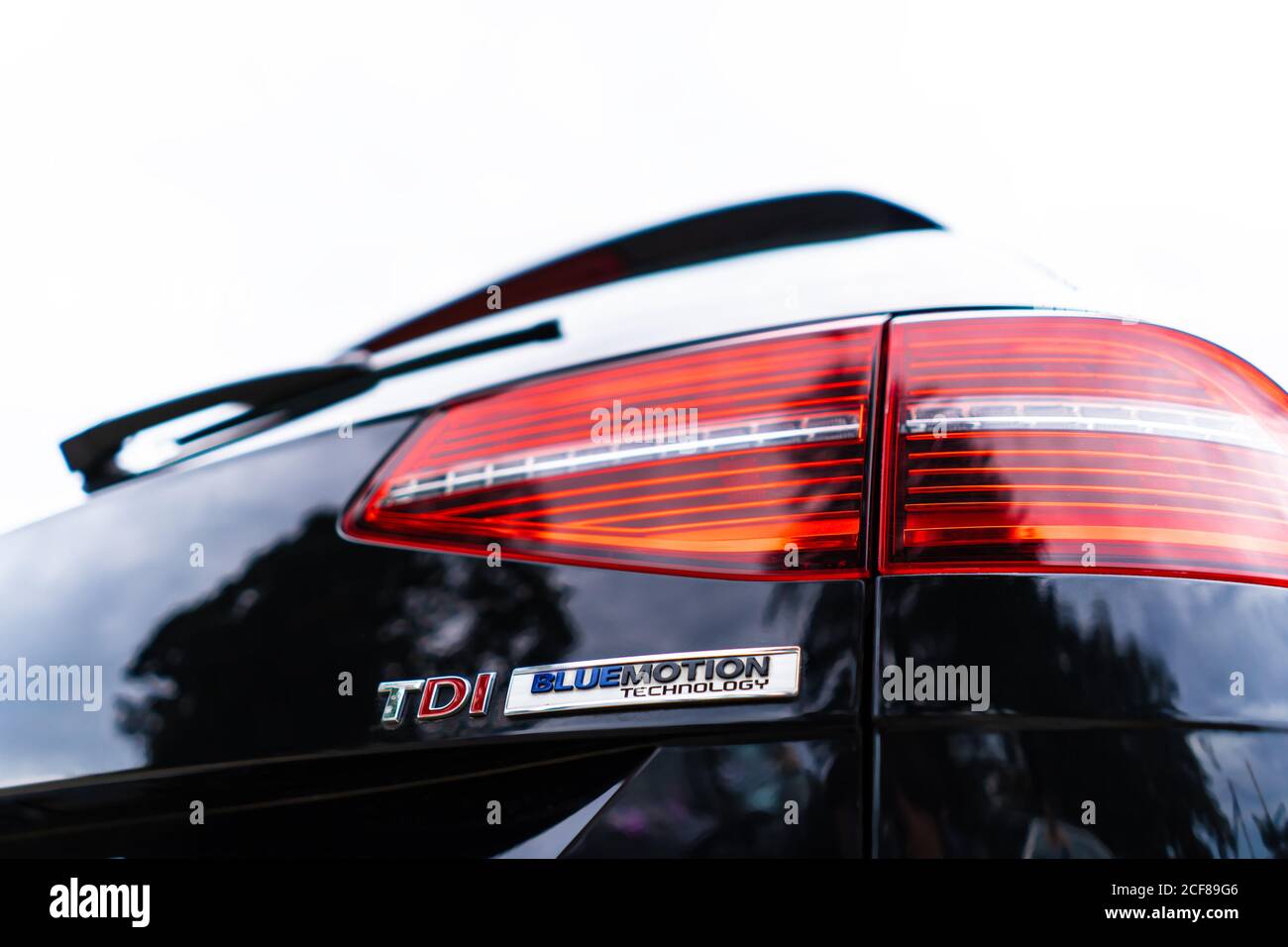 Iscrizione TDI su un piano del corpo di un'auto. Foto Stock