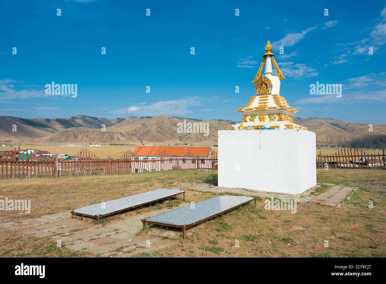 Stupa al Tempio di Lubang Gyalpo a Kharkhorin (Karakorum), Mongolia. Karakorum fu la capitale dell'Impero Mongolo tra il 1235 e il 1260. Foto Stock