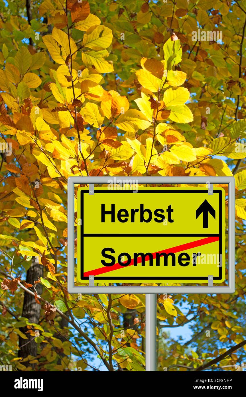 Segnale stradale, fine estate e inizio autunno, sommer, herbst Foto Stock