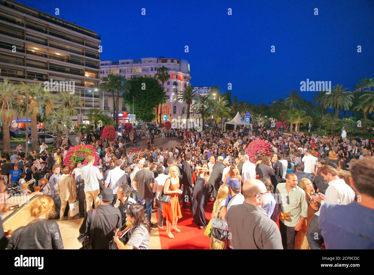 Cannes, Francia - 25 giugno 2010: Festival internazionale della creatività di Cannes Lions con atmosfera da festa dopo la cerimonia al Palais des Festivals. Film Craft, Young Lions Competiton, Titanium Lions, Pubblicità dell'anno, Agenzia dell'anno, Vincitore, | utilizzo in tutto il mondo Foto Stock