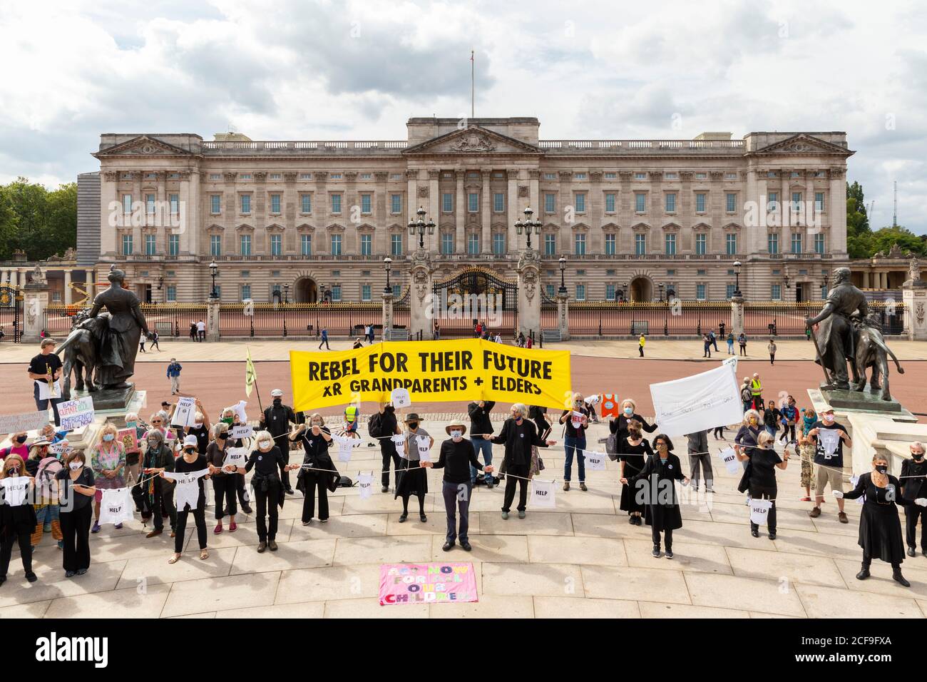 "A Cry for Help", dimostrazione della ribellione dell'estinzione, Buckingham Palace, Londra, 2 settembre 2020 Foto Stock