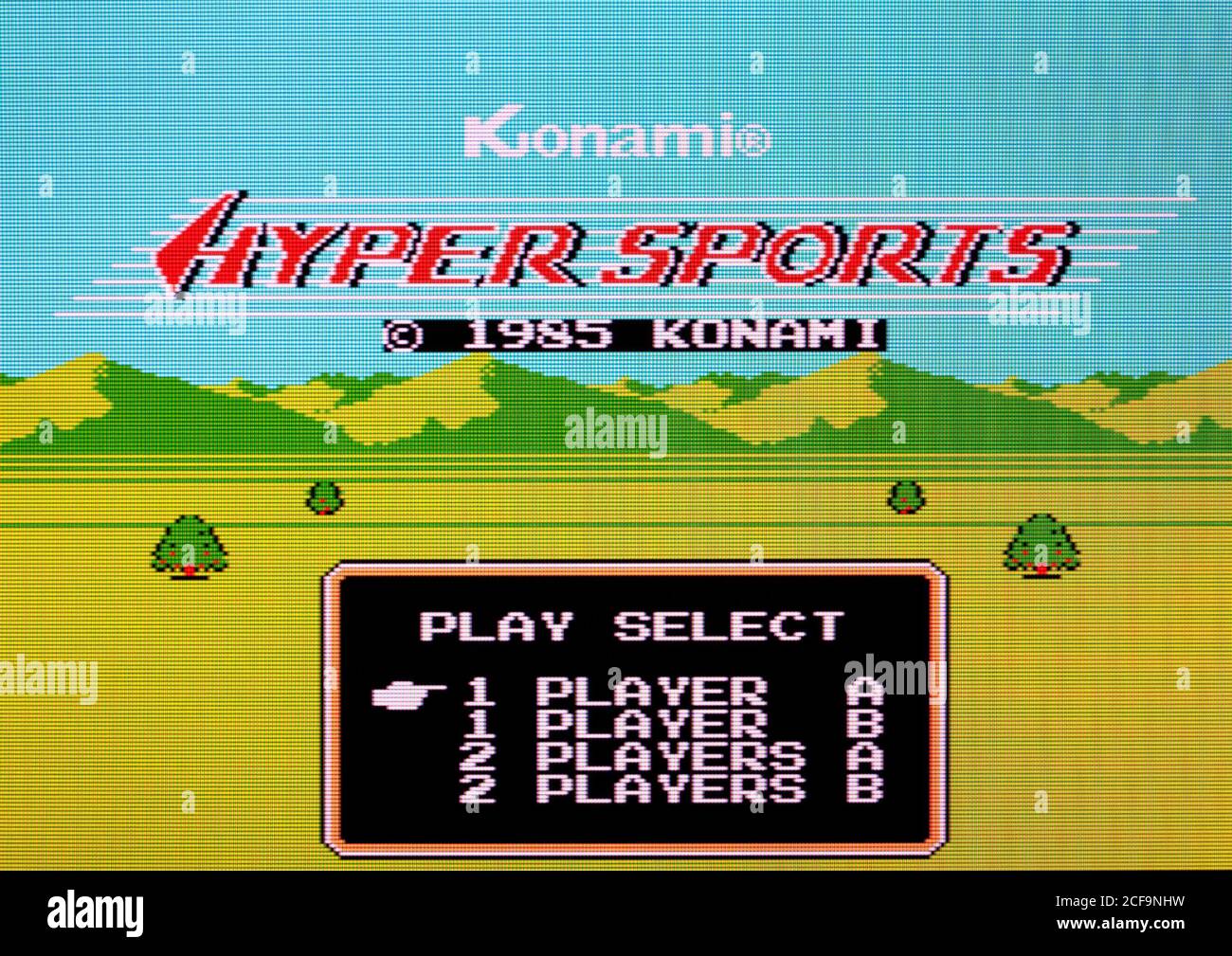 Hyper Sports - sistema di intrattenimento Nintendo - Videogioco NES - Solo per uso editoriale Foto Stock