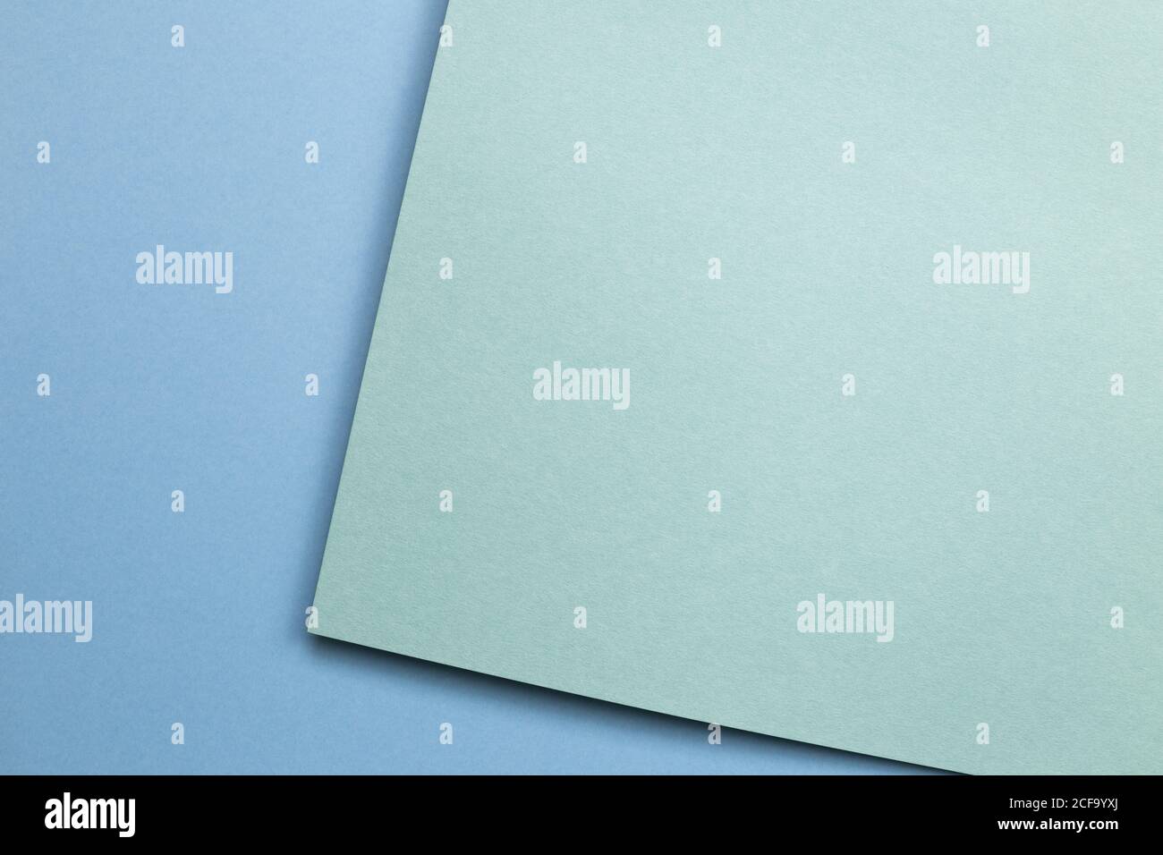 Sfondo di carta astratto a strati blu e verde Foto Stock