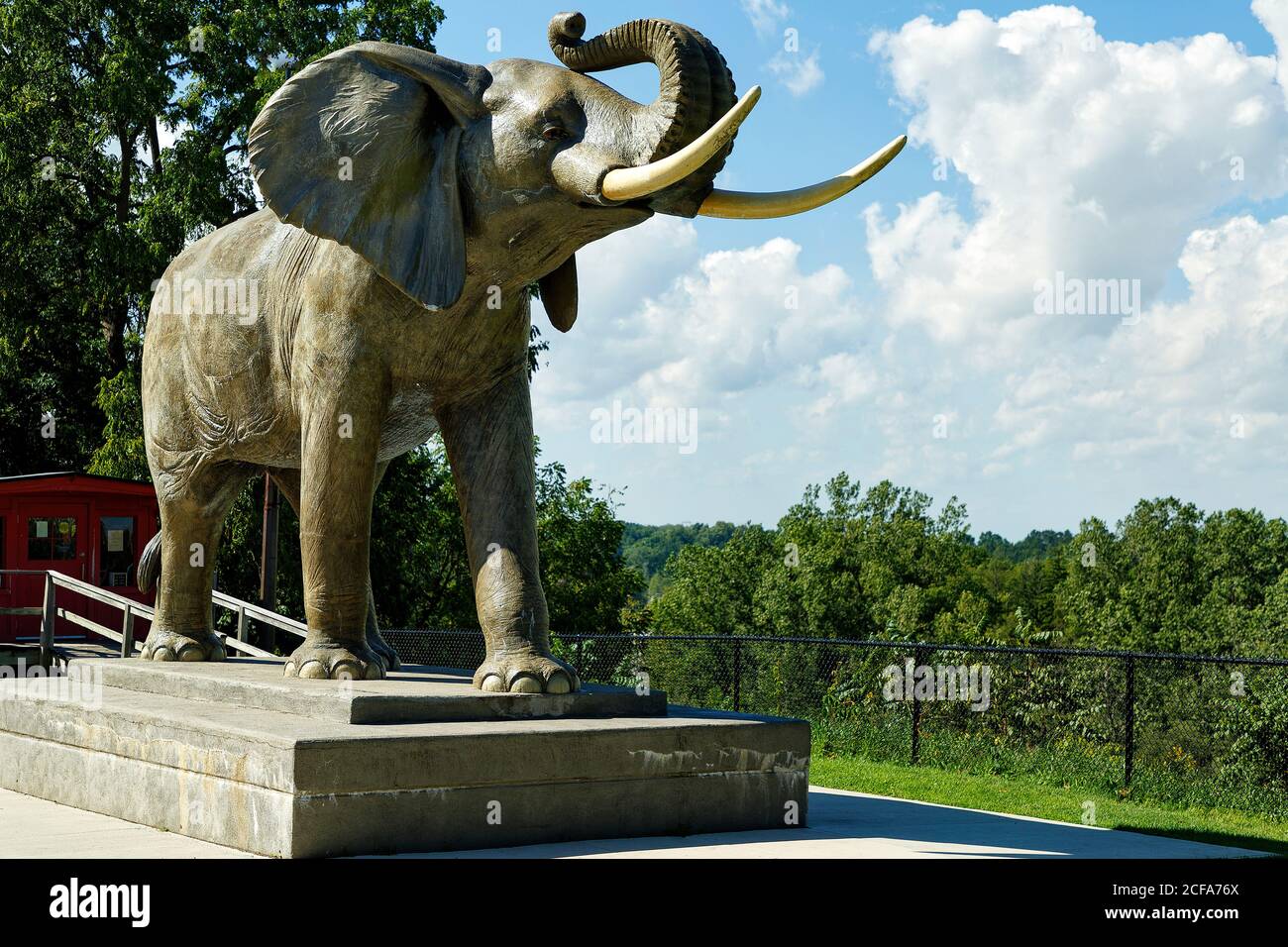 St. Thomas, Ontario, Canada. Una statua a grandezza naturale di Jumbo l'elefante. Foto Stock