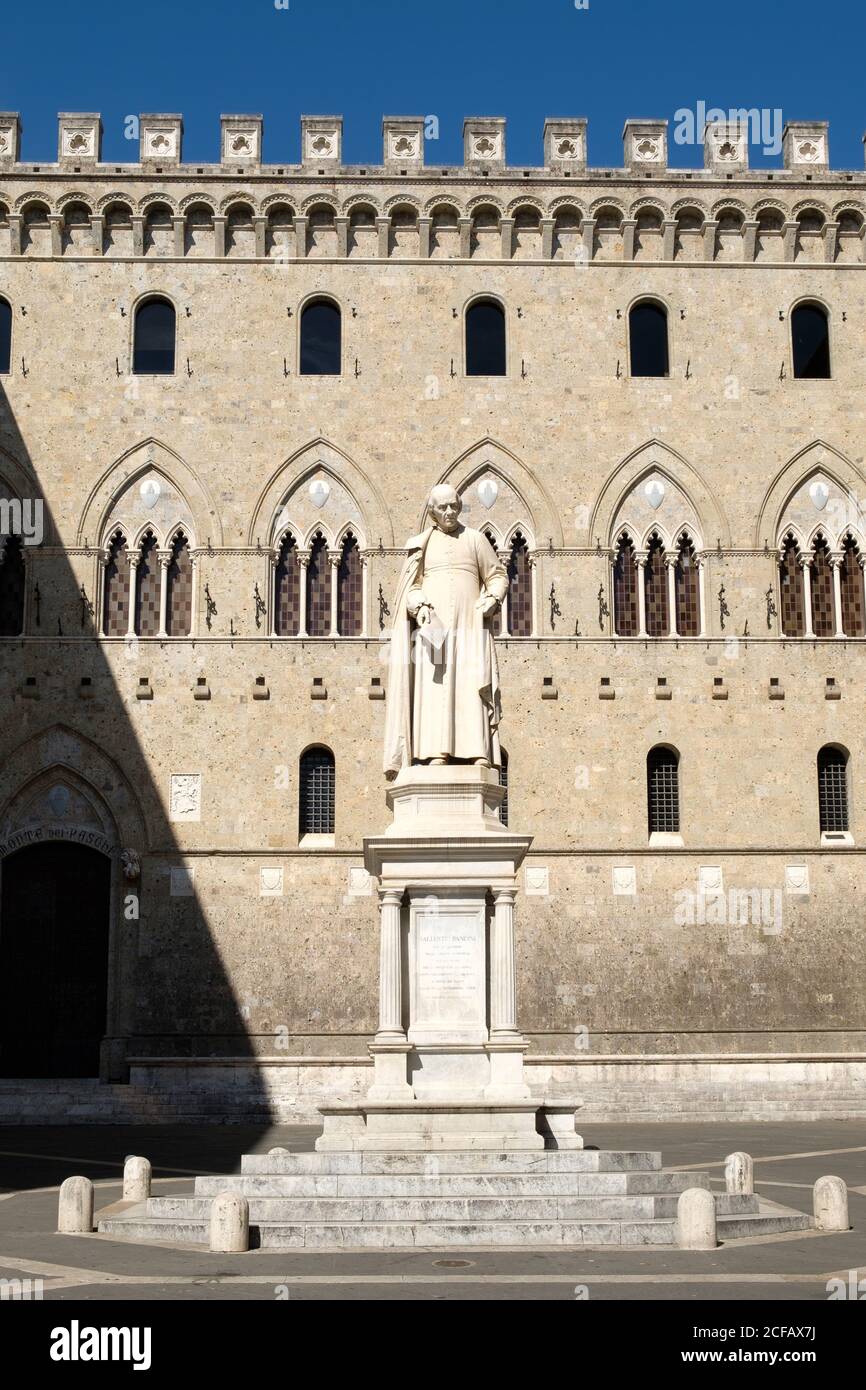 Monte dei Paschi di Siena, la più antica banca sopravvissuta del mondo, a Siena, Italia Foto Stock