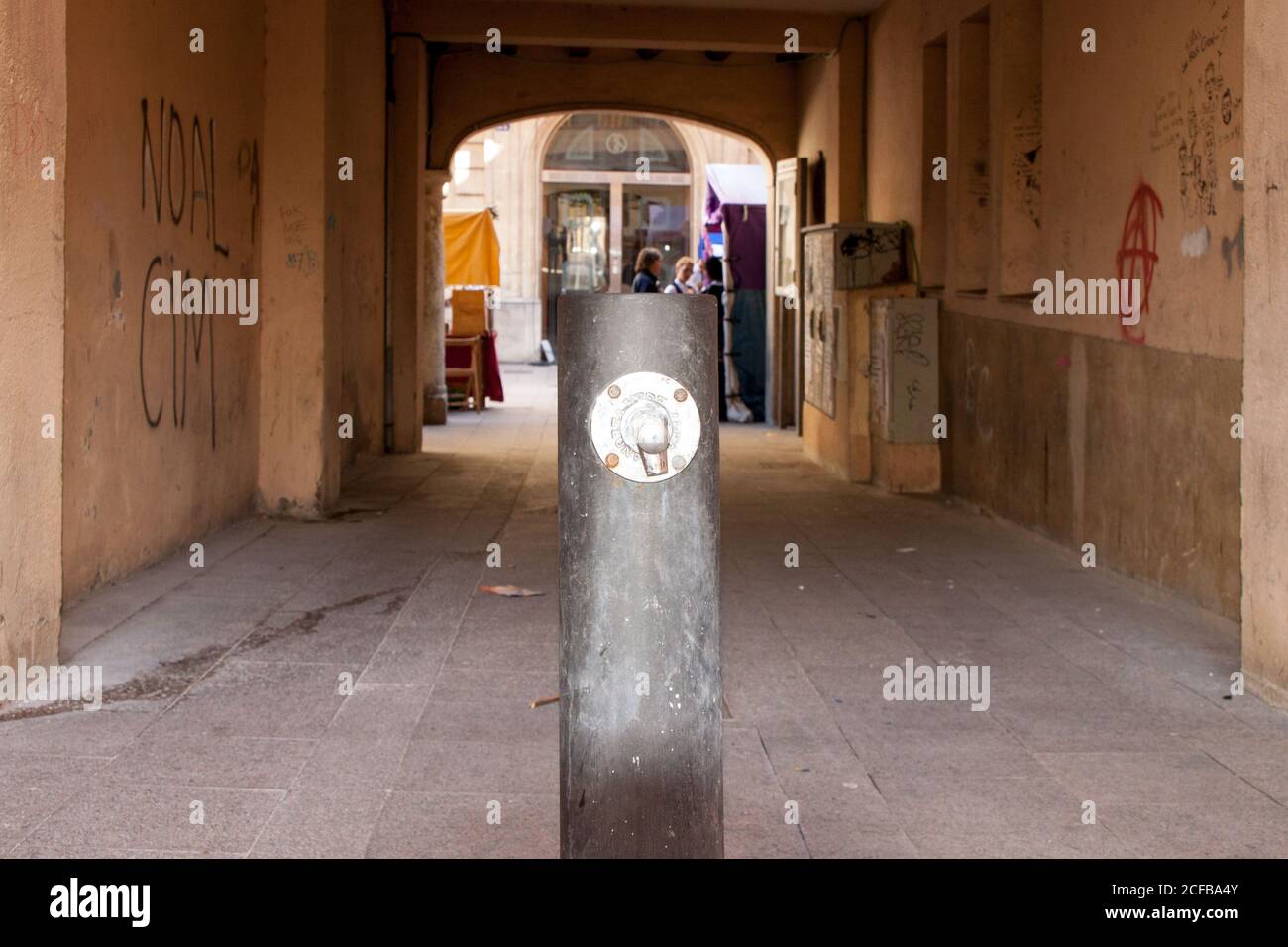 Fontana su una strada a l'arboç a Tarragona Foto Stock