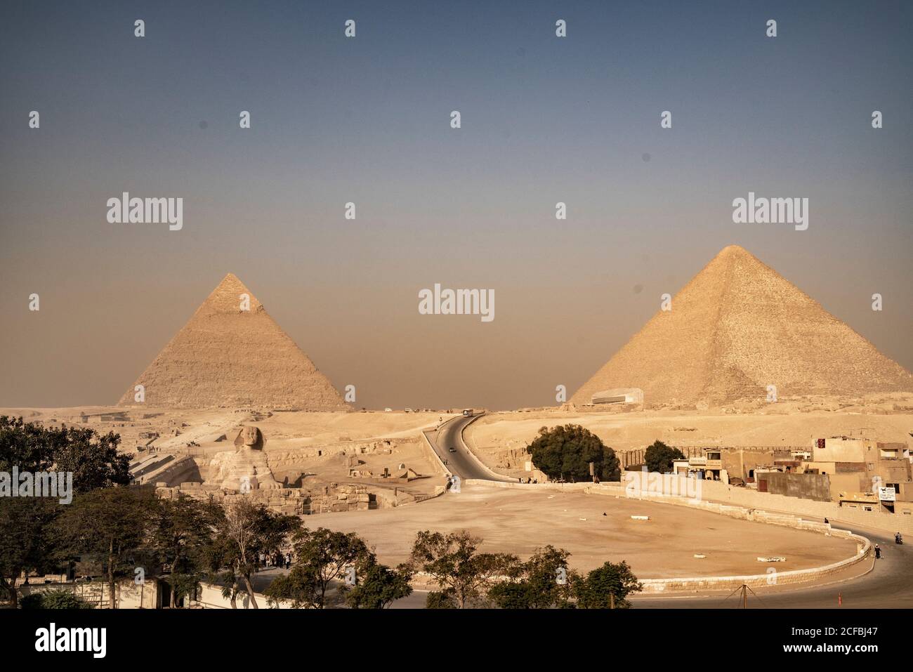 Vista delle piramidi egiziane di Giza Foto Stock