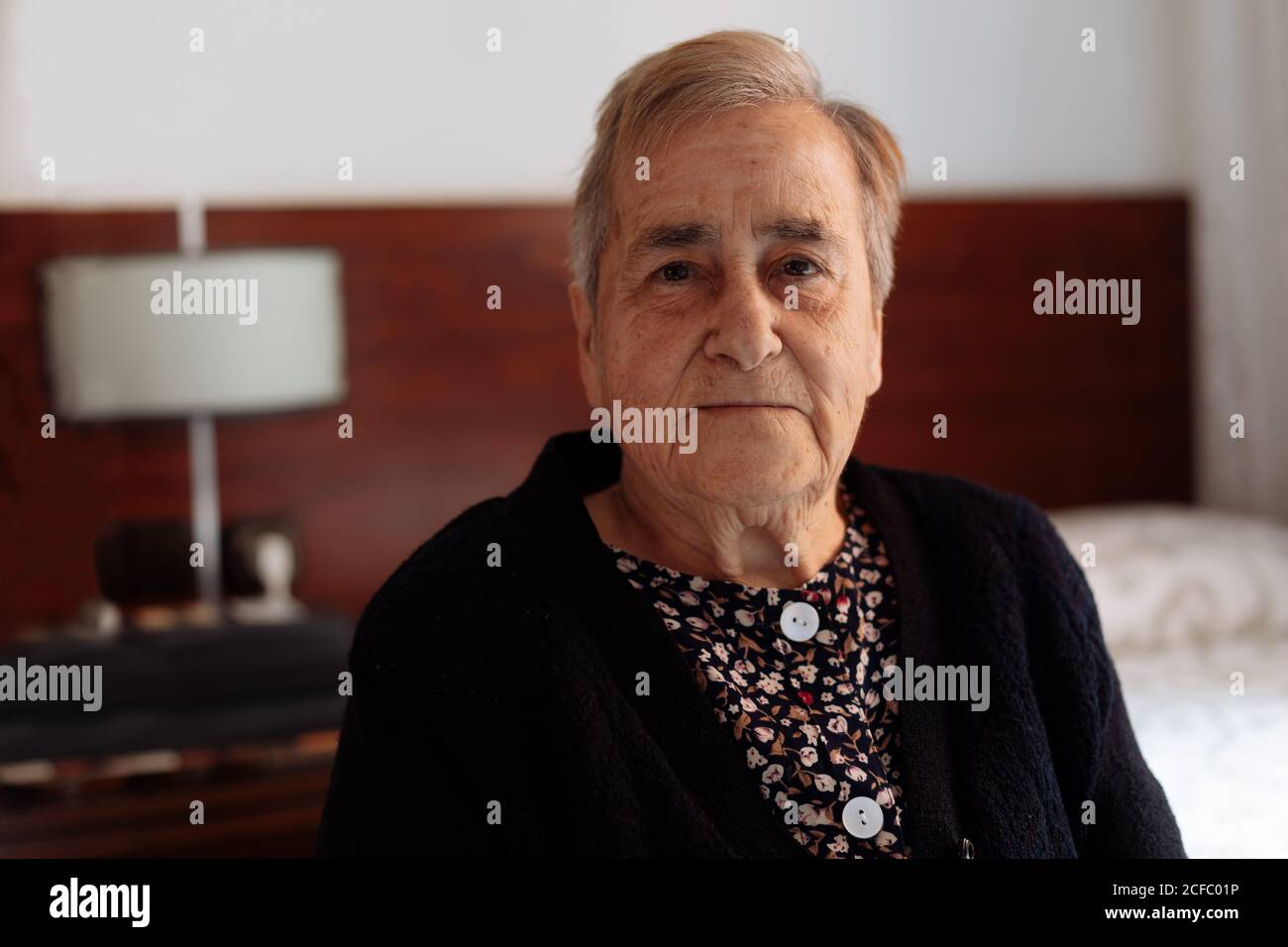 Ritratto di donna anziana con Alzheimer. Foto Stock