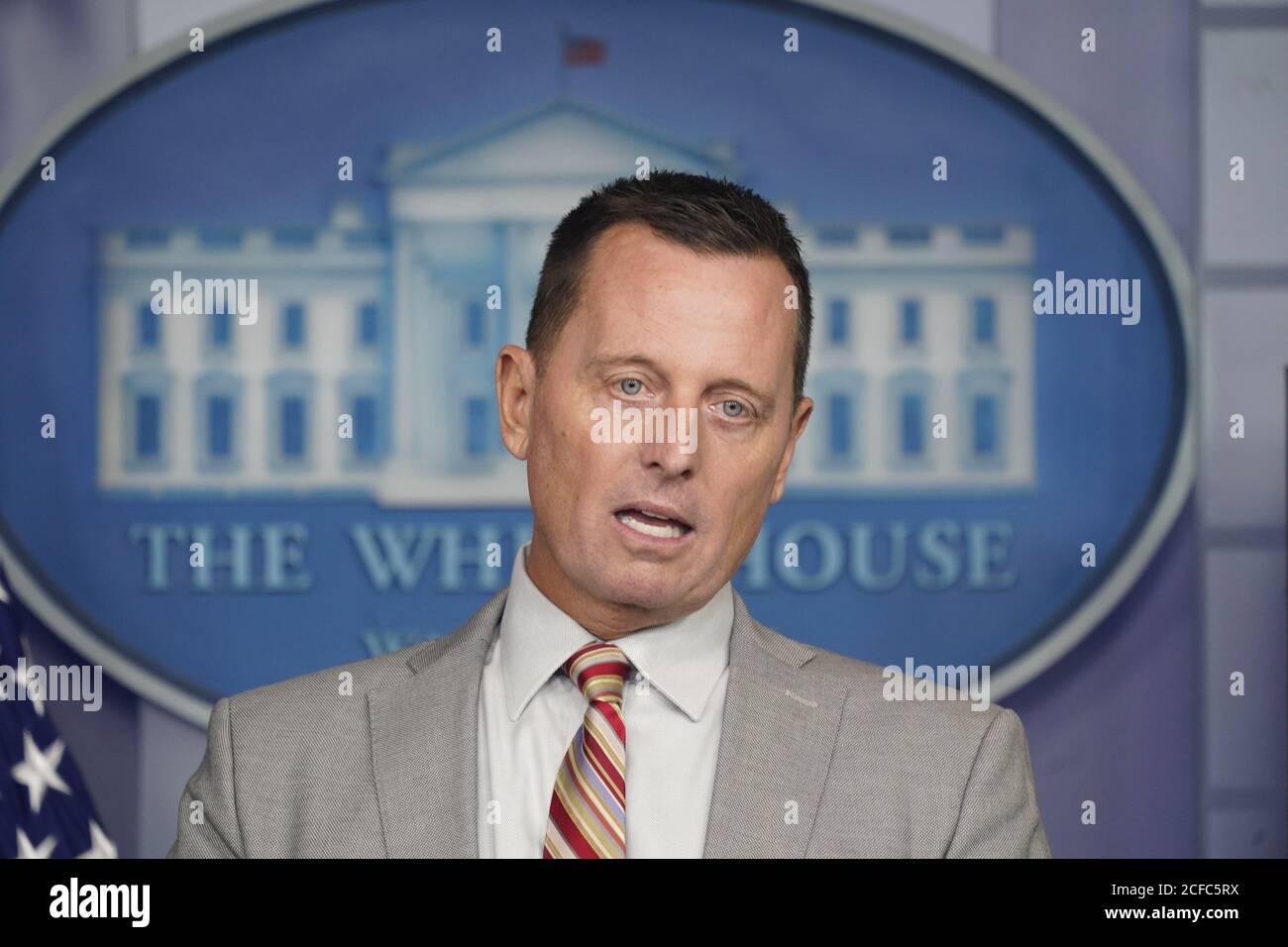 Washington, Stati Uniti. 04 settembre 2020. Il Consigliere del Presidente della Serbia-Kosovo Richard Grenell fa un commento nella Sala di Briefing per la stampa Brady della Casa Bianca venerdì 4 settembre 2020. Grenell, il consigliere Jared Kushner, il consulente per la sicurezza nazionale Robert o'Brien e il segretario alla stampa Kayleigh McEnany hanno tutti partecipato a un briefing informativo su Serbia e Kosovo, oltre a commentare le presunte osservazioni derogatorie del presidente Donald Trump sui veterani della prima guerra mondiale. Foto di Chris Kleponis/UPI Credit: UPI/Alamy Live News Foto Stock