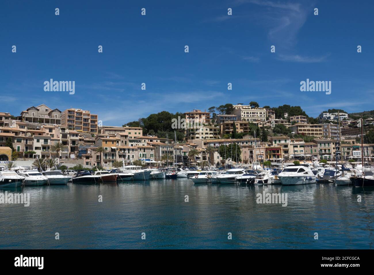Marina view villaggio di Port-Soller, isola di Maiorca, Isole Baleari, Spagna. Foto Stock