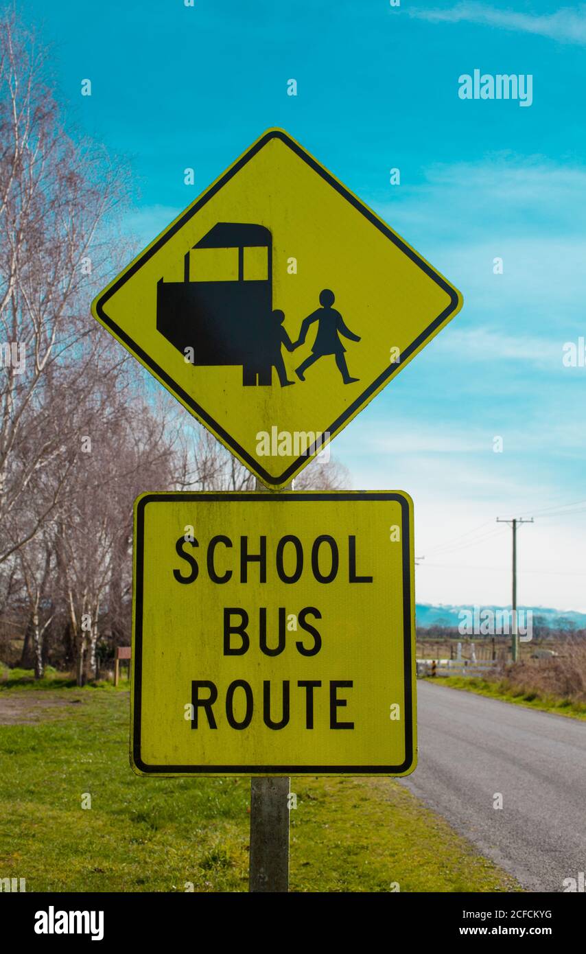 Campagna neozelandese, scene kiwi iconiche: Cartelli stradali. Foto Stock