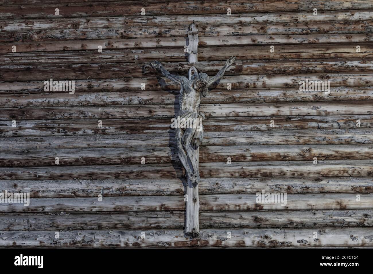 Italia, Alto Adige, Trentino Alto Adige, Dolomiti, Alpe di Siusi, Mont Seuc, Schlern, Ritsch, Kreuz an Holzwand Foto Stock