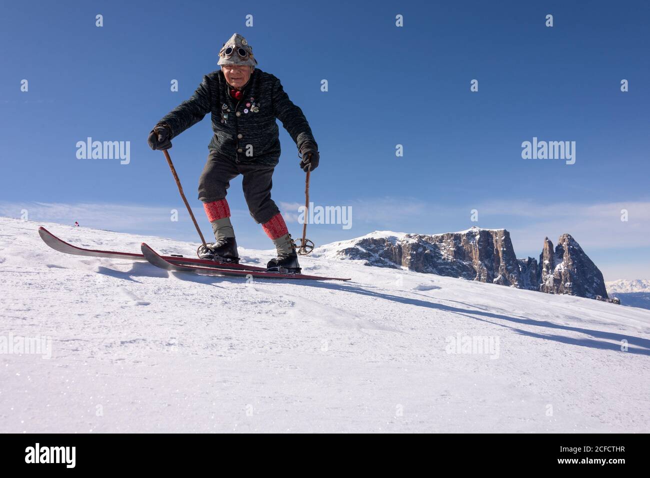 Italia, Alto Adige, Trentino Alto Adige, Dolomiti, Alpe di Siusi, Monte Seuc, zona dello Sciliar, sciatore di nostalgia otto Mauroner Foto Stock