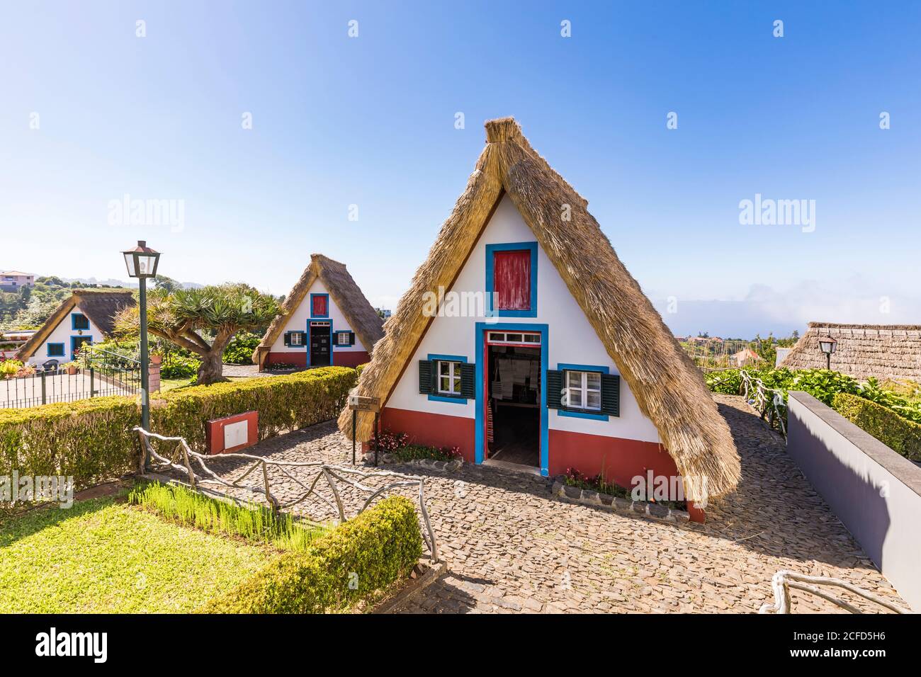 Portogallo, Isola di Madeira, costa settentrionale, Santana, Casa de Colmo, casa di campagna tradizionale Foto Stock