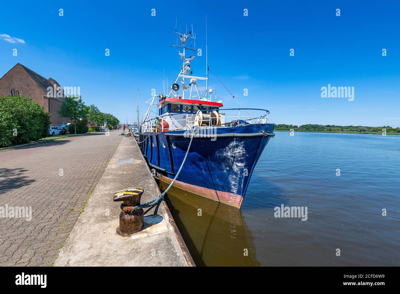 Nave nel porto di Rostock Foto Stock