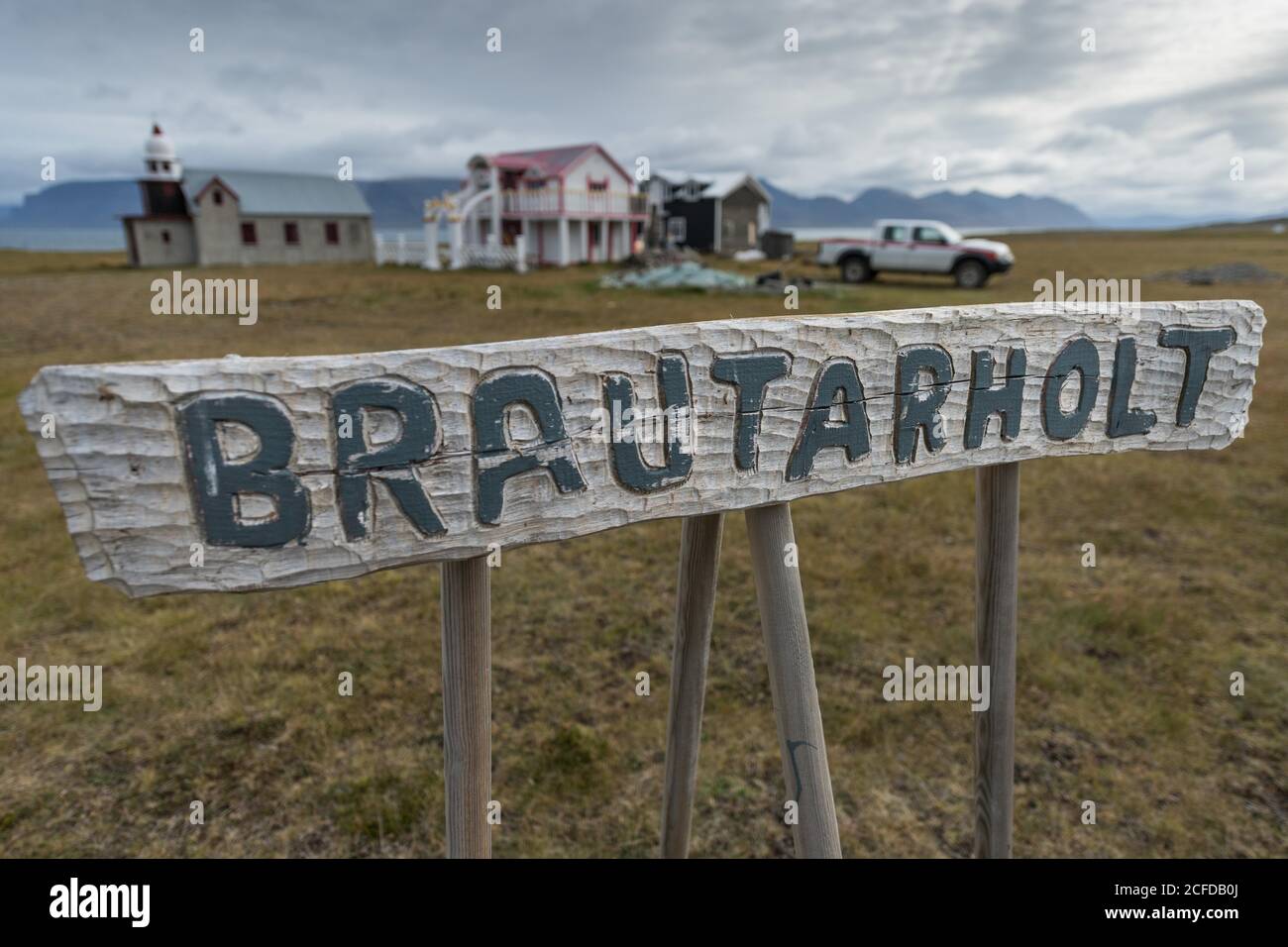 Segno della città Brautarholt, Samuel Jonsson Museo d'Arte, Brautarholt, Seladalur, Arnarfjoerdur o Arnarfjoerour, West Fjords, Islanda nordoccidentale, Islanda Foto Stock