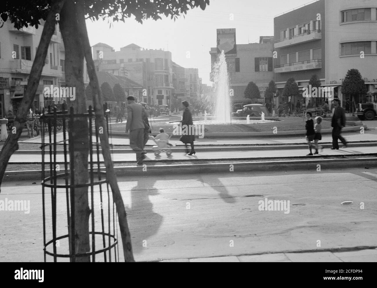 'Middle East History - Ramleh Tel-Aviv. Tel Aviv. Piazza ''la Colonia''. Il Ki Kar Hamo Shavot Circle all'incrocio delle strade principali di Jaffa Street Allenby Street ecc." Foto Stock