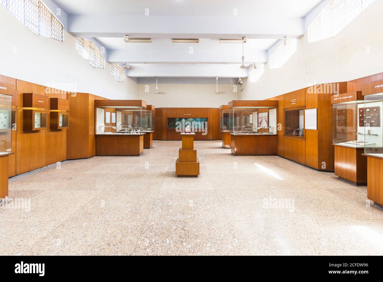 Galleria principale della civiltà della valle dell'Indo, Museo Nazionale del Pakistan, Karachi, Sindh, Pakistan, Asia del Sud, Asia Foto Stock