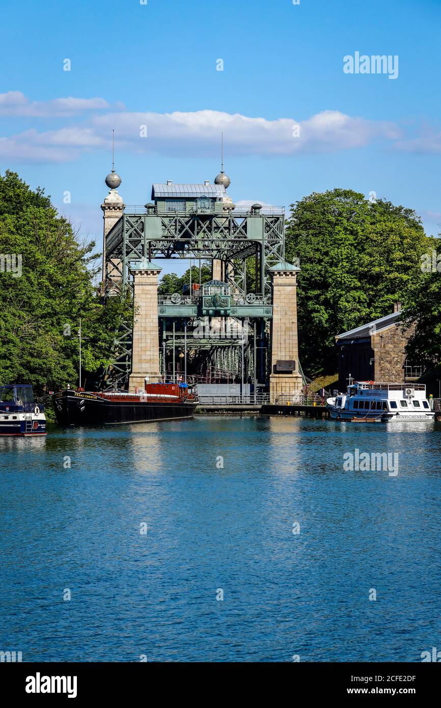 LWL industriale museo Henrichenburg ascensore barca sul canale Dortmund-EMS, Waltrop, Ruhr zona, Nord Reno-Westfalia, Germania Foto Stock