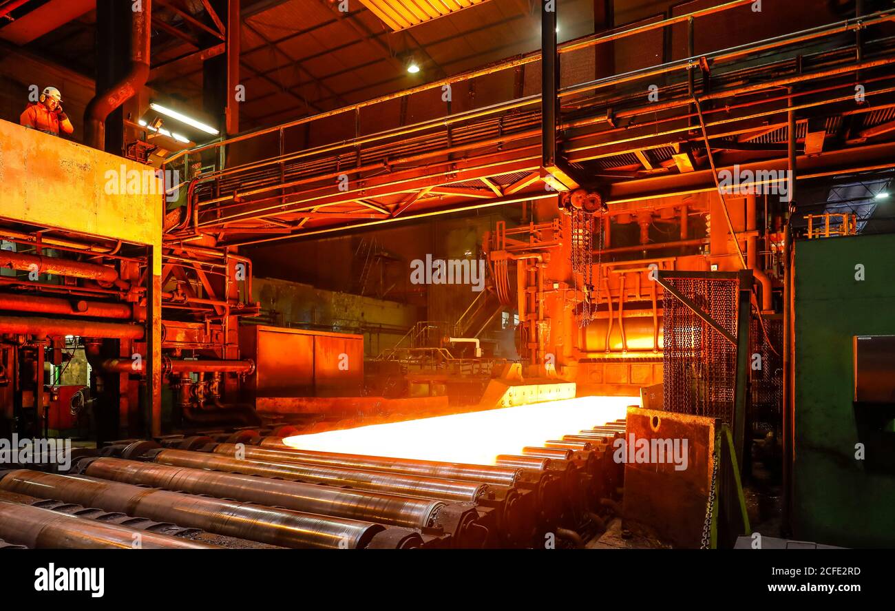 ThyssenKrupp Steel, produzione di acciaio nello stabilimento di produzione di lastre pesanti a Duisburg-Hüttenheim, Duisburg, zona Ruhr, Nord Reno-Westfalia, Germania Foto Stock