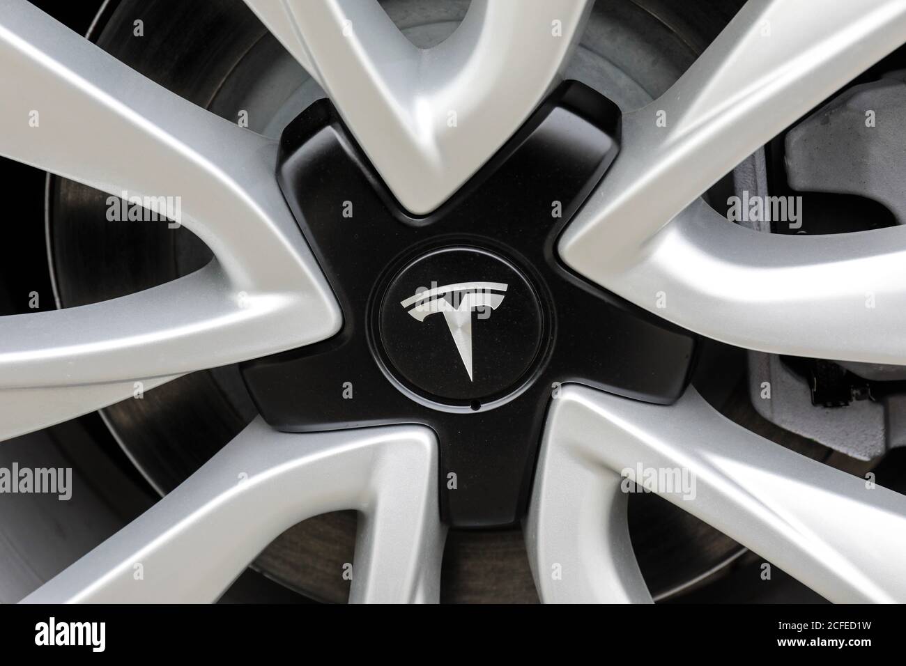 Germania - Tesla, Model 3, bordo auto con logo, auto elettrica. Foto Stock