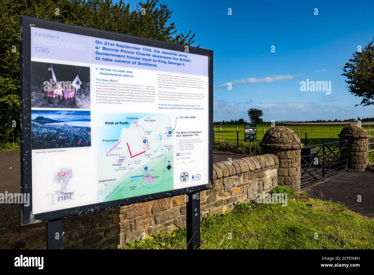 Prestonpans, East Lothian, Scozia, Regno Unito, 5 settembre 2020. I preparativi per il 275° anniversario della Battaglia di Prestonpans in cui i giacobiti, guidati da Charles Edward Stuart, sconfissero l'esercito britannico guidato da Sir john Cope il 21 settembre 1745. Le commemorazioni saranno online quest'anno. L'Ufficio informazioni della Collegiata di Seton, dove gli eserciti scozzesi e inglesi si sono lanciati l'uno contro l'altro Foto Stock