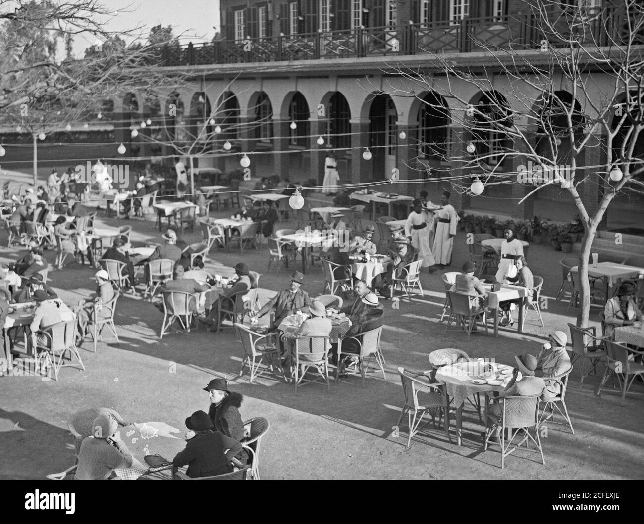 Didascalia originale: Egitto. Il Cairo. Gezira Giardini e sport. Campi da tennis - posizione: Egitto--Cairo ca. 1934-1939 Foto Stock