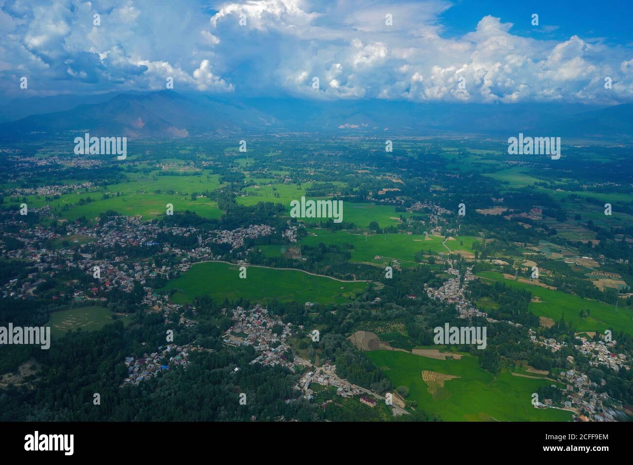 Srinagar, Jammu Kashmir Arial Vista dalla finestra del volo Foto Stock