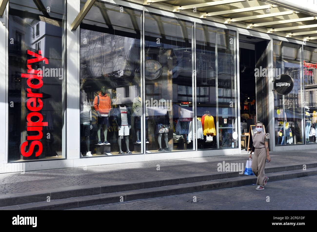 Negozio di punta Superdry - Les Halles - Parigi - Francia Foto Stock