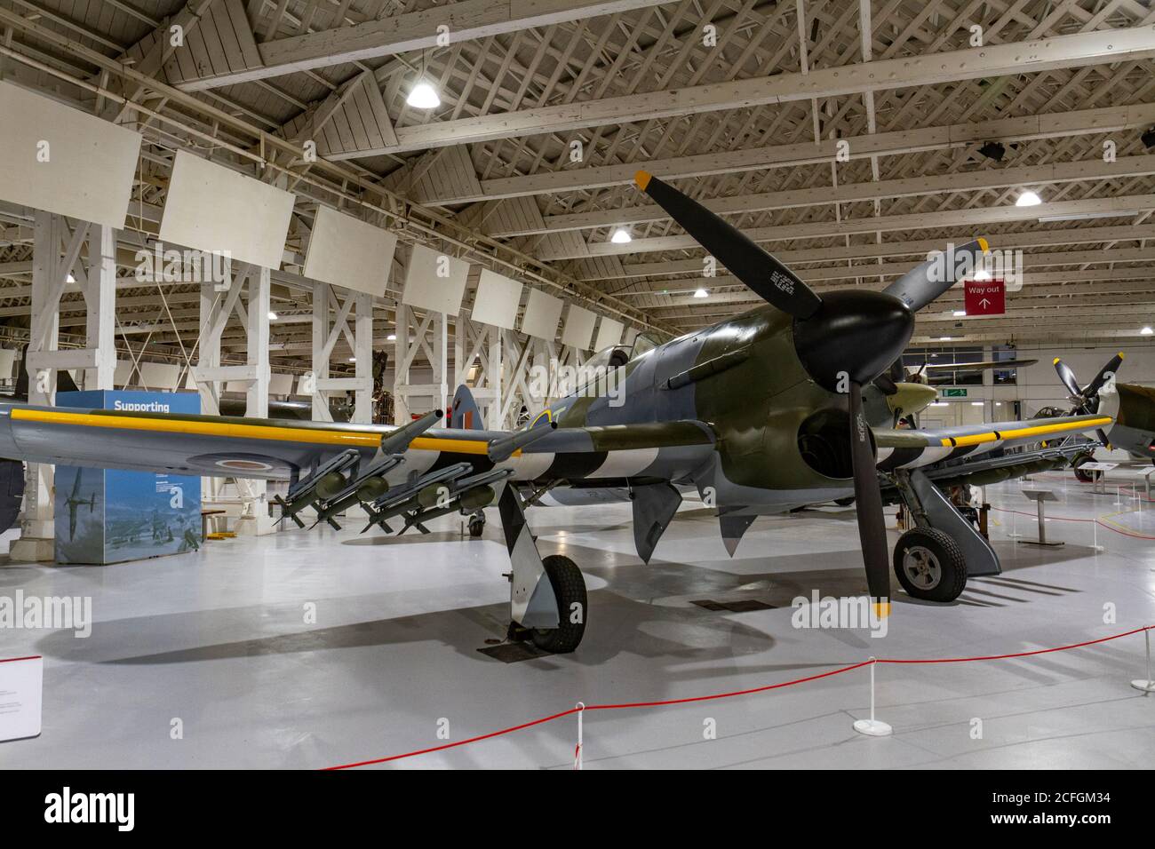 Un Hawker Typhoon 1B in mostra al RAF Museum, Londra, Regno Unito. Foto Stock